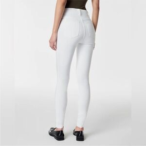 SPANX | White Pull-On Strechy Skinny Jeans Body Shaping Women’s Size Medium